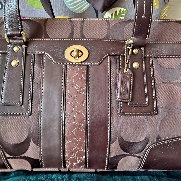 Clearance!NEW-Coach Signature Collection Bag - Picture 5 of 16